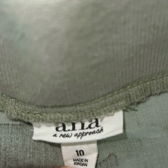 A.N.A. WOMENS CAMO SHORT SHORTS |  SIZE 10 - Picture 3 of 6